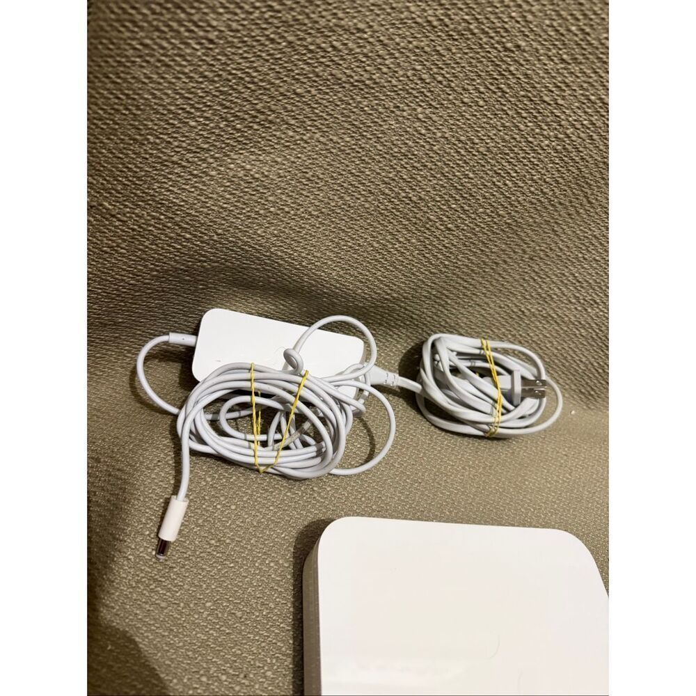 Apple AirPort Extreme Base Station A1354 Wireless Router WiFi Network - Picture 6 of 7
